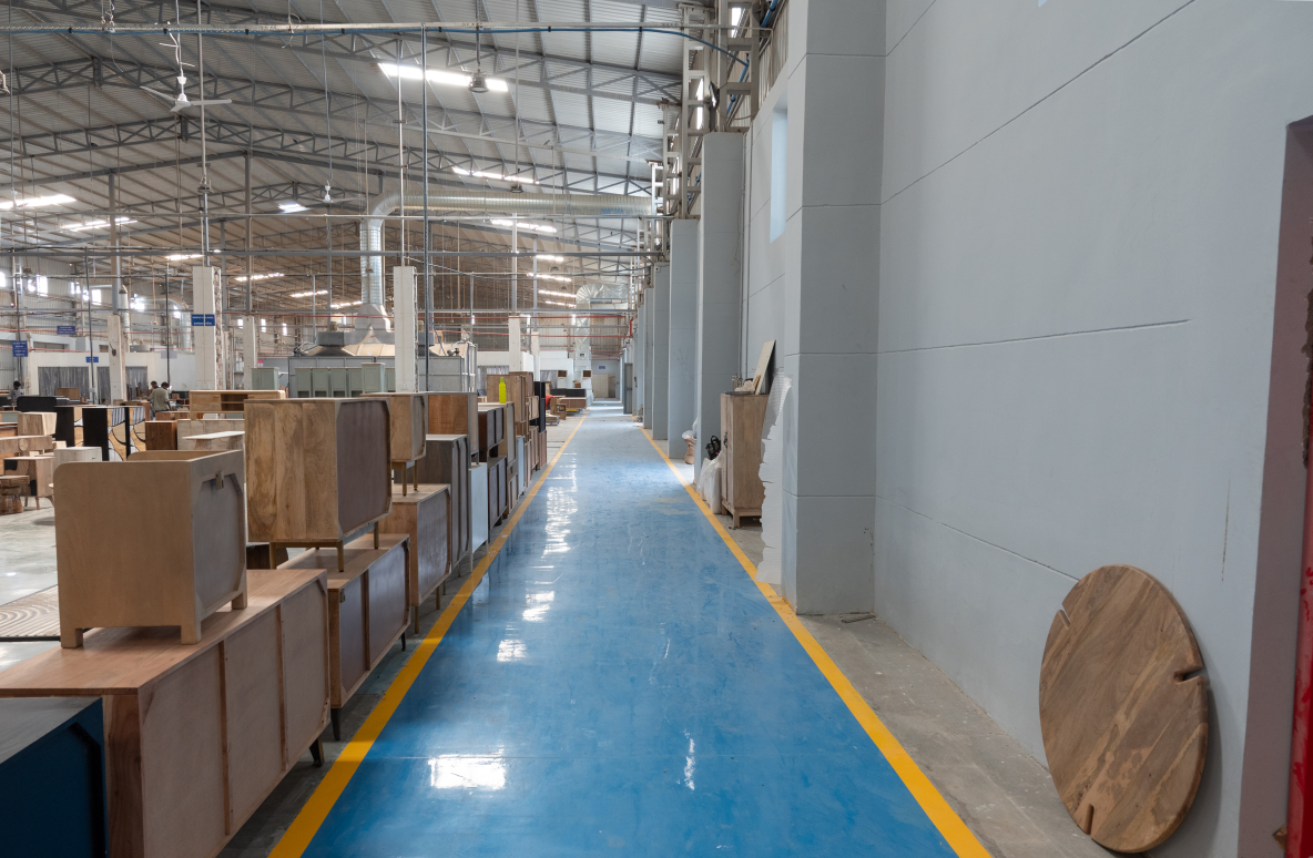 The Elite Arts & Crafts team at the Unit II entrance